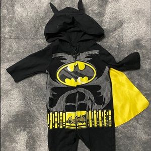⏰✨3 FOR 25 DEAL✨⏰ Batman costume for 0-3 month.